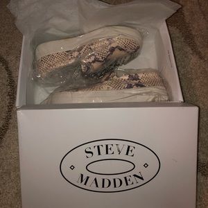 Steve Madden Gills Platform Slip-on Sneaker